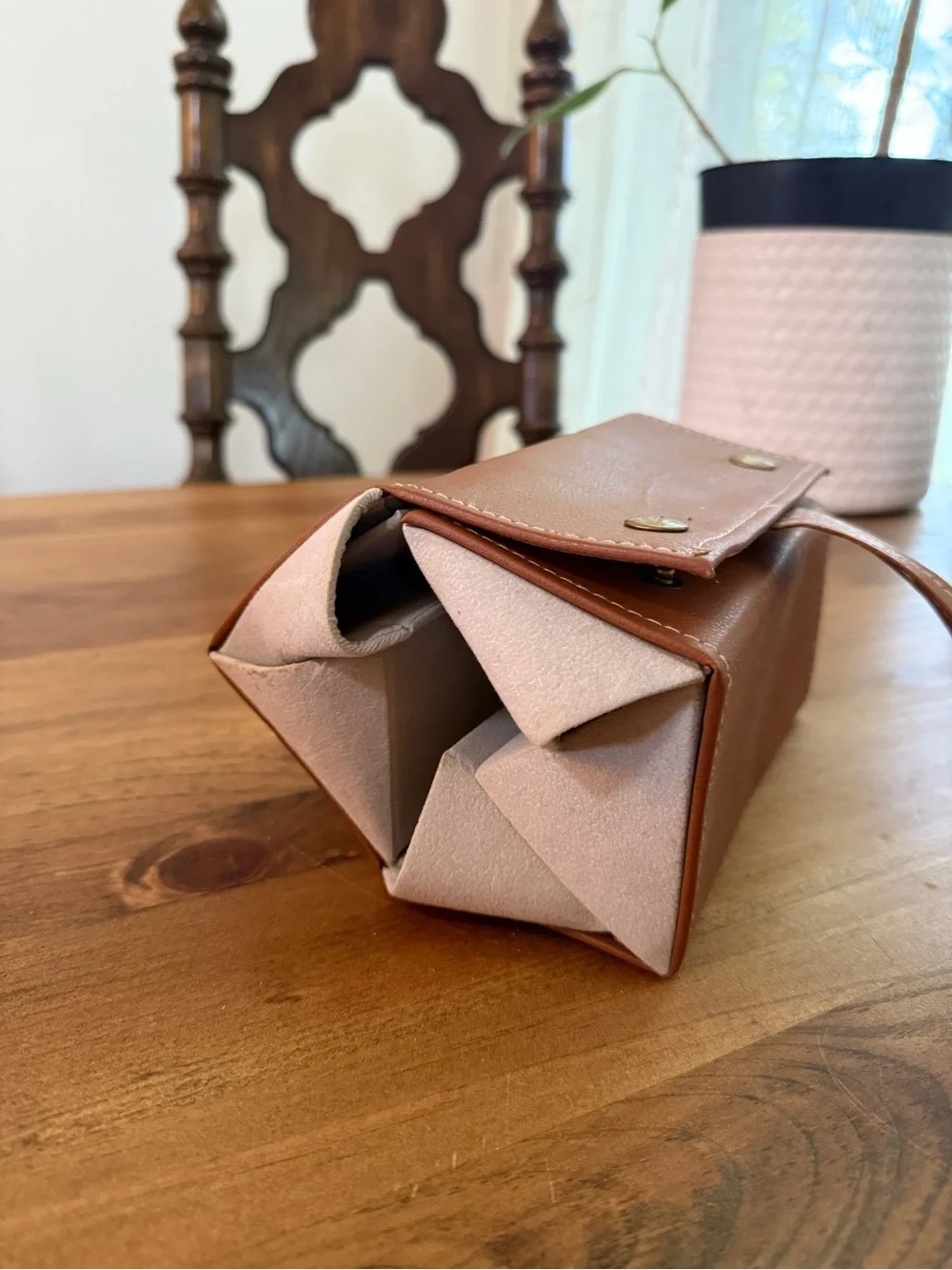Hanging 6-Pocket Foldable Organizer in Light Gray perfect for sunglasses